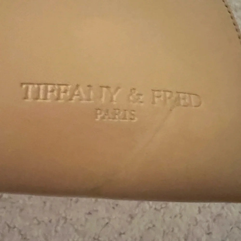 Tiffany & Fred 🩷sleek nude